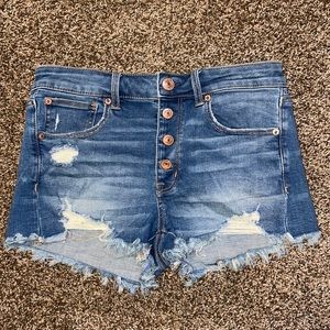 American Eagle / size: M / ripped jean shorts, button up, super stretch